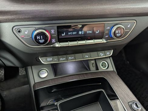 Used 2022 Audi Q5 2.0T Premium w/ Convenience Package AWD/4WD image 43