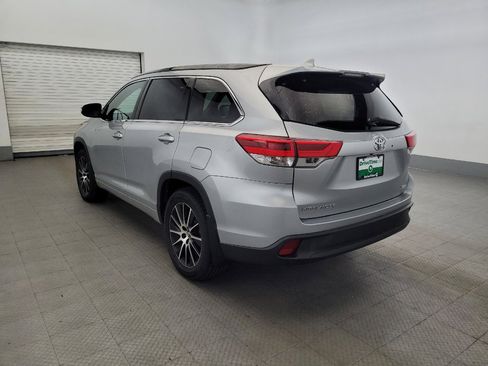 Used 2018 Toyota Highlander SE AWD/4WD image 5