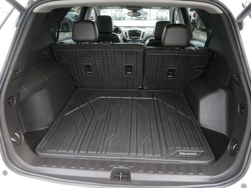 Used 2022 Chevrolet Equinox Premier image 10