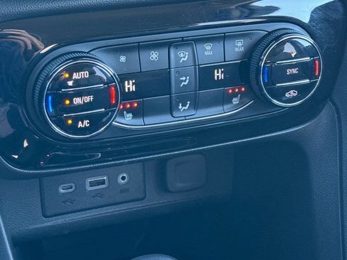 Used 2022 Buick Encore GX Select image 22