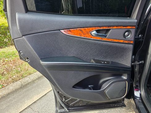 Used 2019 Lincoln Nautilus Reserve image 33