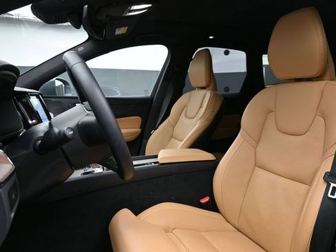 Used 2023 Volvo XC60 B5 Ultimate AWD/4WD image 10
