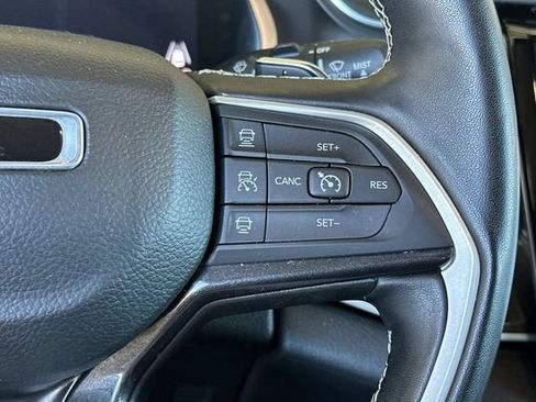 Used 2022 Jeep Grand Cherokee L Laredo w/ Luxury Tech Group I AWD/4WD image 31