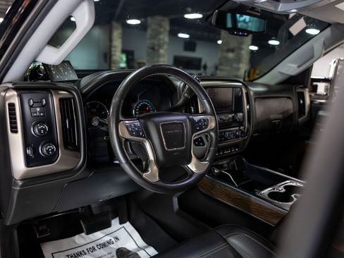 Used 2017 GMC Sierra 2500 Denali w/ Duramax Plus Package AWD/4WD image 37
