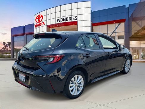 Used 2023 Toyota Corolla SE FWD image 6