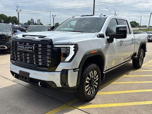 Used 2026 GMC Sierra 2500 Denali Ultimate AWD/4WD image 10