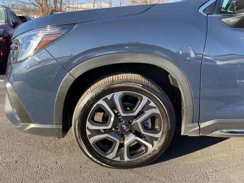 Used 2024 Subaru Ascent Limited w/ Technology Package image 3