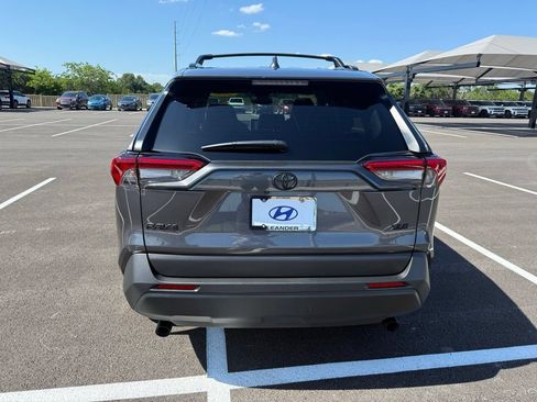 Used 2025 Toyota RAV4 XLE Premium FWD image 6