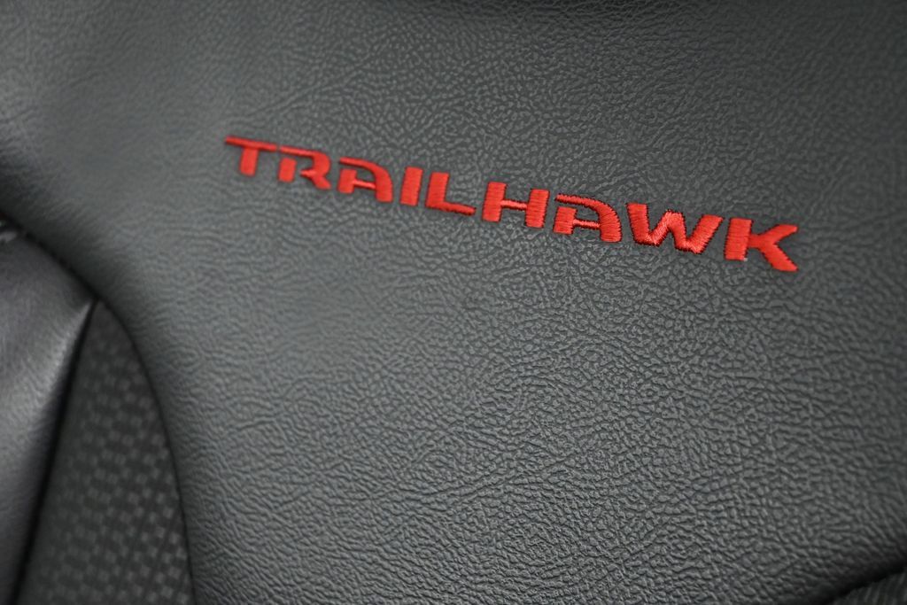 Used 2026 Jeep Compass Trailhawk AWD/4WD image 15