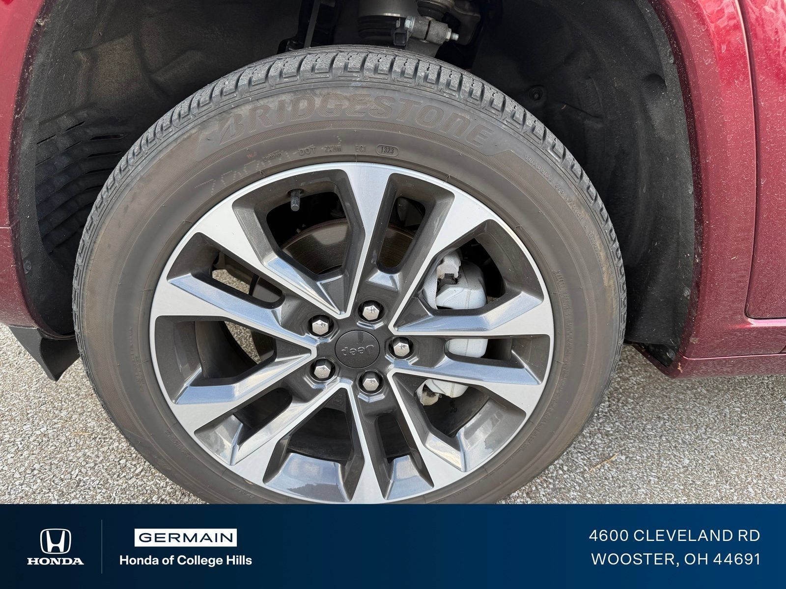Used 2023 Jeep Grand Cherokee Overland AWD/4WD image 12