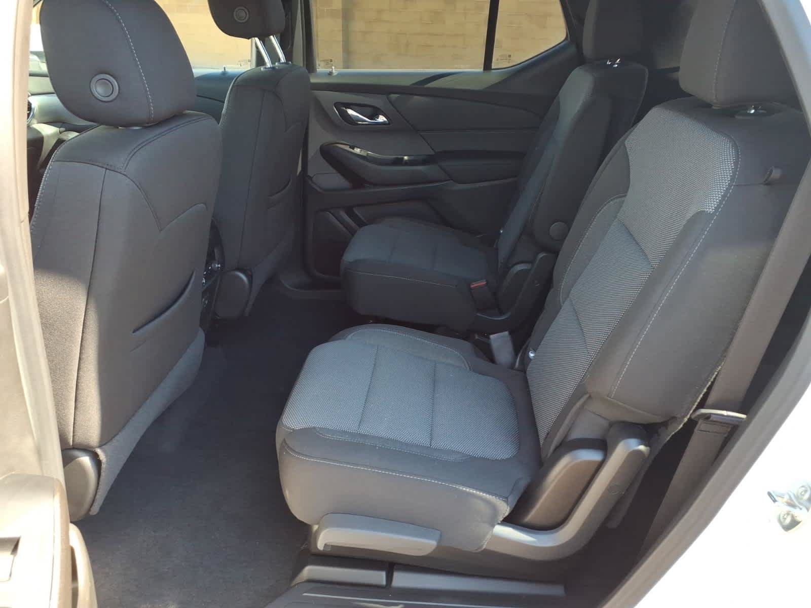 Used 2023 Chevrolet Traverse LT FWD image 23