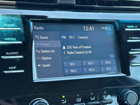 Used 2019 Toyota Camry LE FWD image 17