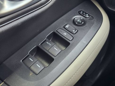 Used 2025 Honda HR-V LX image 24