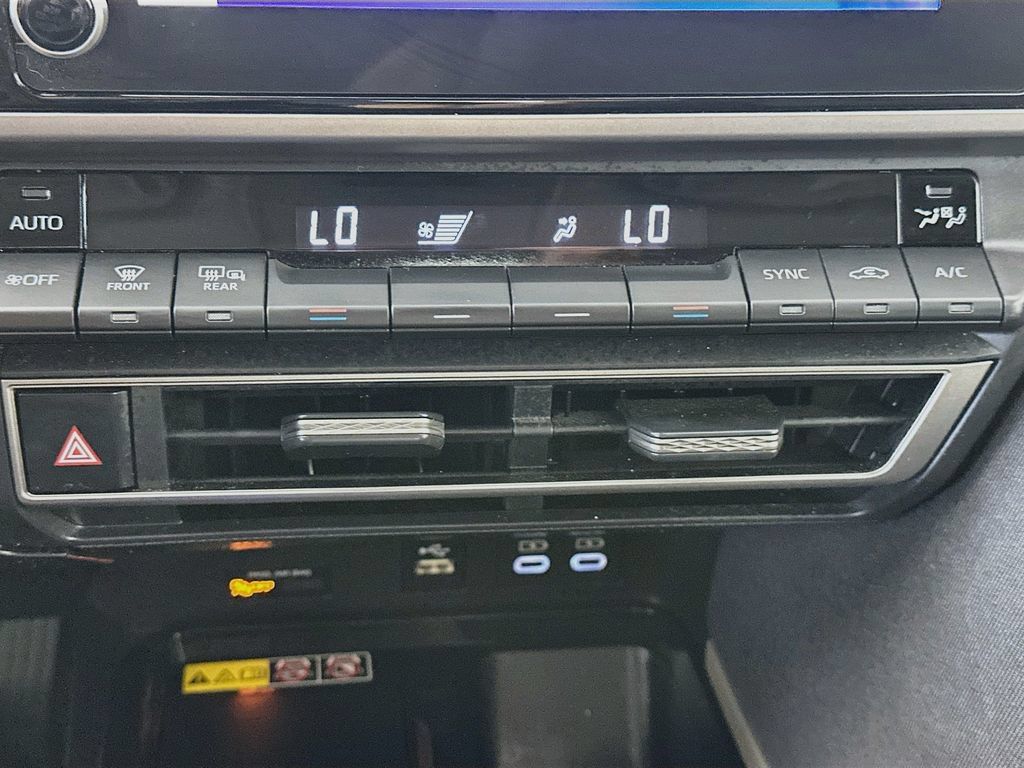 Used 2025 Toyota Camry LE FWD image 18