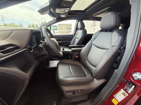 New 2026 Toyota Sienna XSE FWD image 10