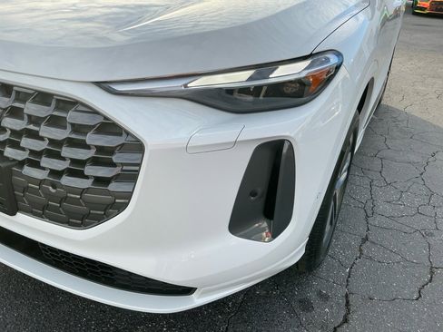 New 2025 Audi Q5 Premium image 24