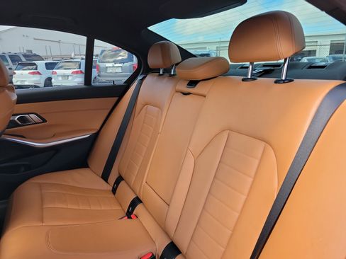 Used 2019 BMW 330i 330i w/ Premium Package image 9