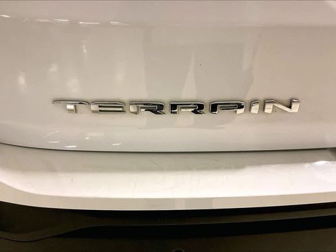 Used 2022 GMC Terrain SLE w/ Driver Convenience Package image 10