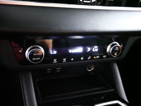 Used 2025 Mitsubishi Outlander ES AWD/4WD image 23