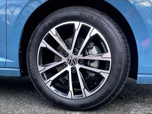 Used 2025 Volkswagen Jetta Sport image 7