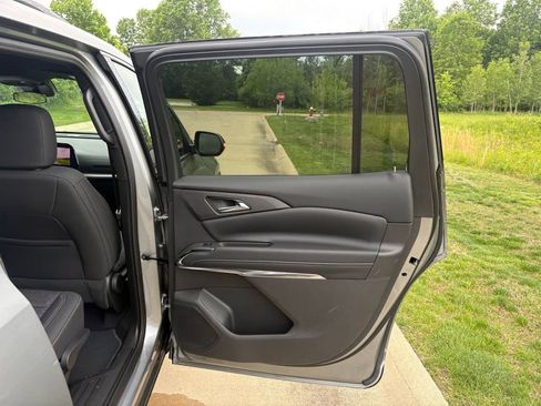 New 2026 Chevrolet Traverse LT w/ LPO, Floor Liner Package FWD image 33