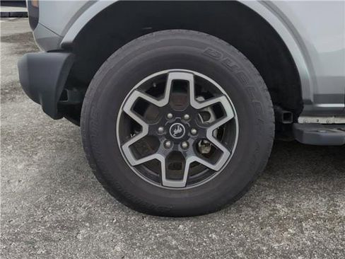 Used 2022 Ford Bronco Outer Banks image 14