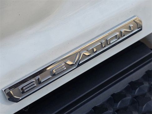 Used 2024 GMC Canyon Elevation image 7