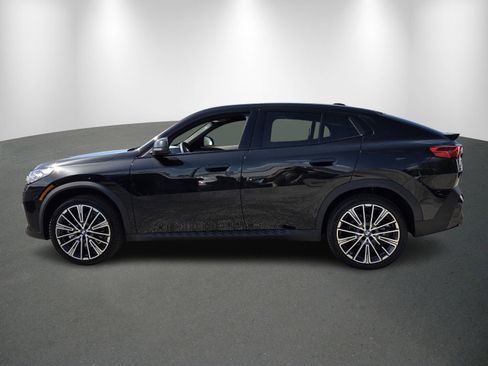 New 2026 BMW X2 xDrive28i w/ Convenience Package AWD/4WD image 4