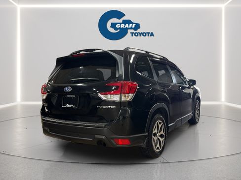 Used 2023 Subaru Forester Premium AWD/4WD image 7