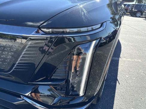 New 2026 Cadillac Vistiq Sport image 9