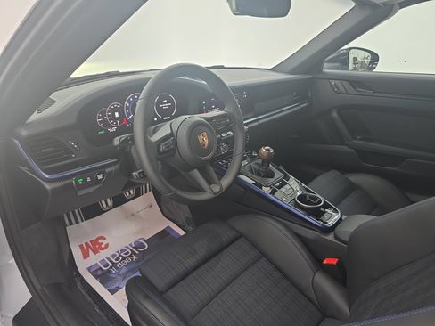 Used 2026 Porsche 911 Carrera RWD image 4
