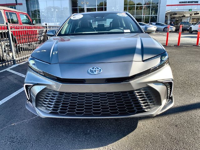 Used 2026 Toyota Camry SE FWD image 3