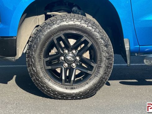 Used 2022 Chevrolet Silverado 1500 LT Trail Boss w/ LT Trail Boss Premium Package AWD/4WD image 32