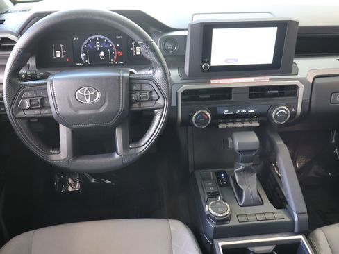 Used 2026 Toyota Tacoma SR5 AWD/4WD image 17