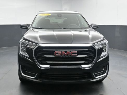 Used 2024 GMC Terrain SLE AWD/4WD image 3