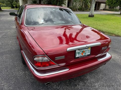 Used 1999 Jaguar XJ8 L RWD image 17