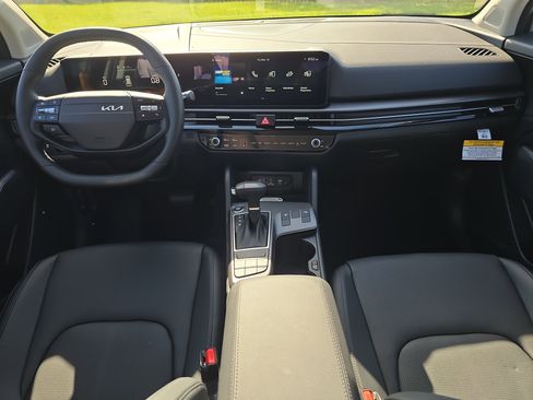 New 2026 Kia Sportage EX w/ EX Panorama Roof Package FWD image 13