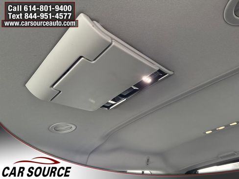 Used 2017 Chevrolet Suburban LT image 39