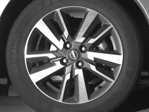 Used 2025 Nissan Versa SV FWD image 13
