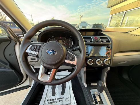 Used 2018 Subaru Forester 2.5i Premium w/ All-Weather Package image 14