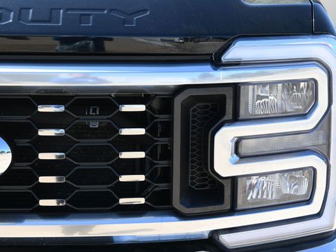 Used 2025 Ford F350 Lariat w/ Lariat Ultimate Package AWD/4WD image 14