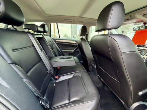 Used 2017 Volkswagen Golf SE FWD image 26