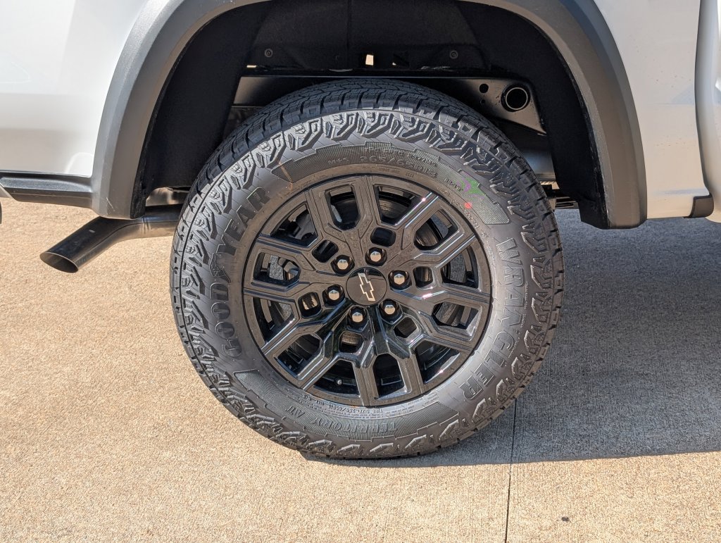 New 2026 Chevrolet Colorado Trail Boss AWD/4WD image 3