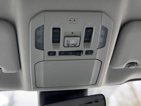 Used 2022 Toyota Highlander XLE image 31