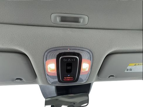 Used 2025 Hyundai Elantra Limited FWD image 28