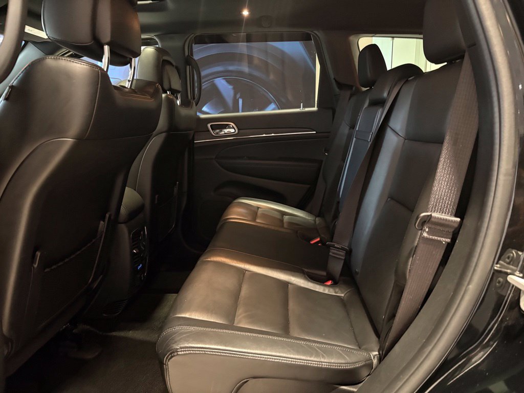 Used 2021 Jeep Grand Cherokee Limited AWD/4WD image 15
