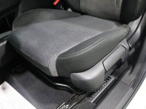 Used 2022 Nissan Rogue S image 12