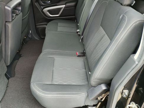 Used 2017 Nissan Titan SV image 12
