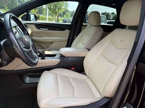 Used 2018 Cadillac XT5 AWD image 17