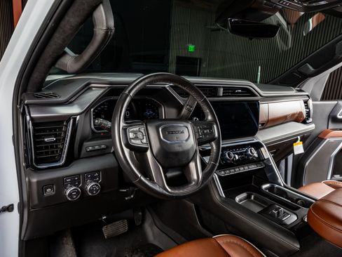 Used 2024 GMC Sierra 3500 Denali Ultimate image 16